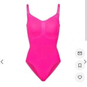 SKIMS Shapewear Bodysuit Brief FLAMINGO S/M